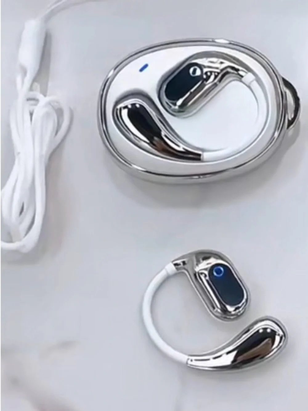 Earphones with AI translation. Over 144 Languages, USB-C fast charging.
